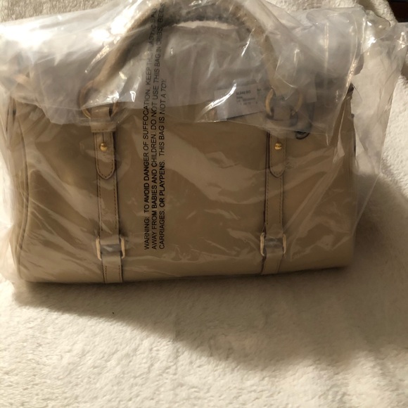 Dooney and Bourke Bone Medium Satchel. - Picture 3 of 4